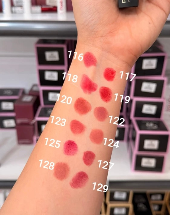 رژ لب جامد مات پودری مدل Pure Matte